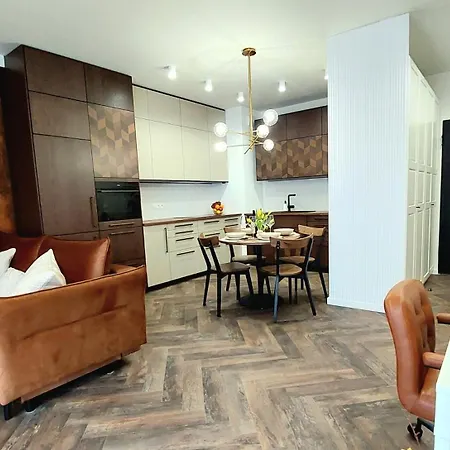 Doki Sky Next To Montownia Food Hall By Triapart Apartman Gdańsk